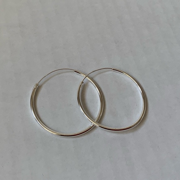 Argento Vivo Sterling Silver  Endless Hoop Earrings - Picture 3 of 9